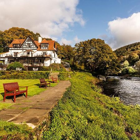 Craig-Y-Dderwen Riverside Hotel ベトウス・ア・コーエド エクステリア 写真