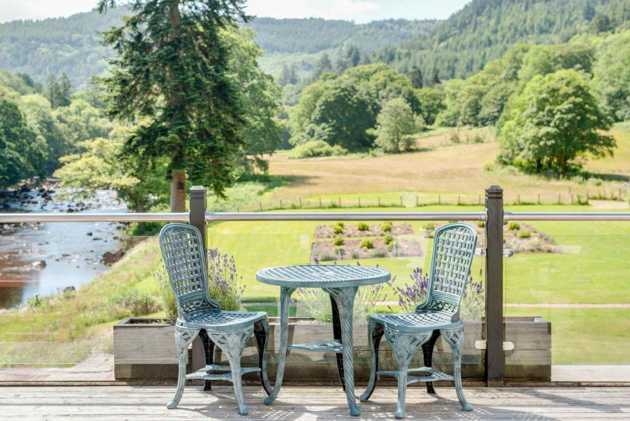 Craig-Y-Dderwen Riverside Hotel ベトウス・ア・コーエド エクステリア 写真