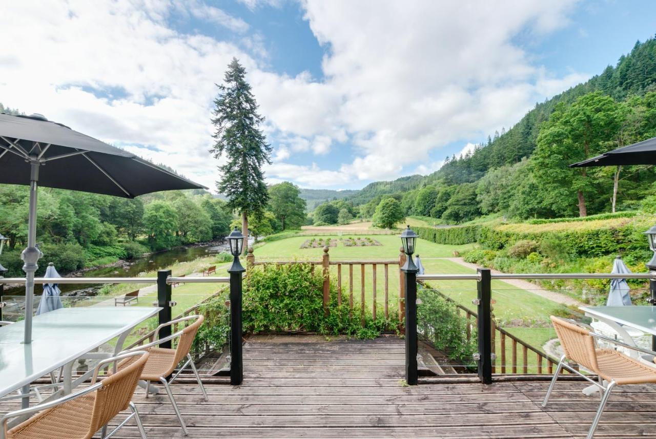 Craig-Y-Dderwen Riverside Hotel ベトウス・ア・コーエド エクステリア 写真