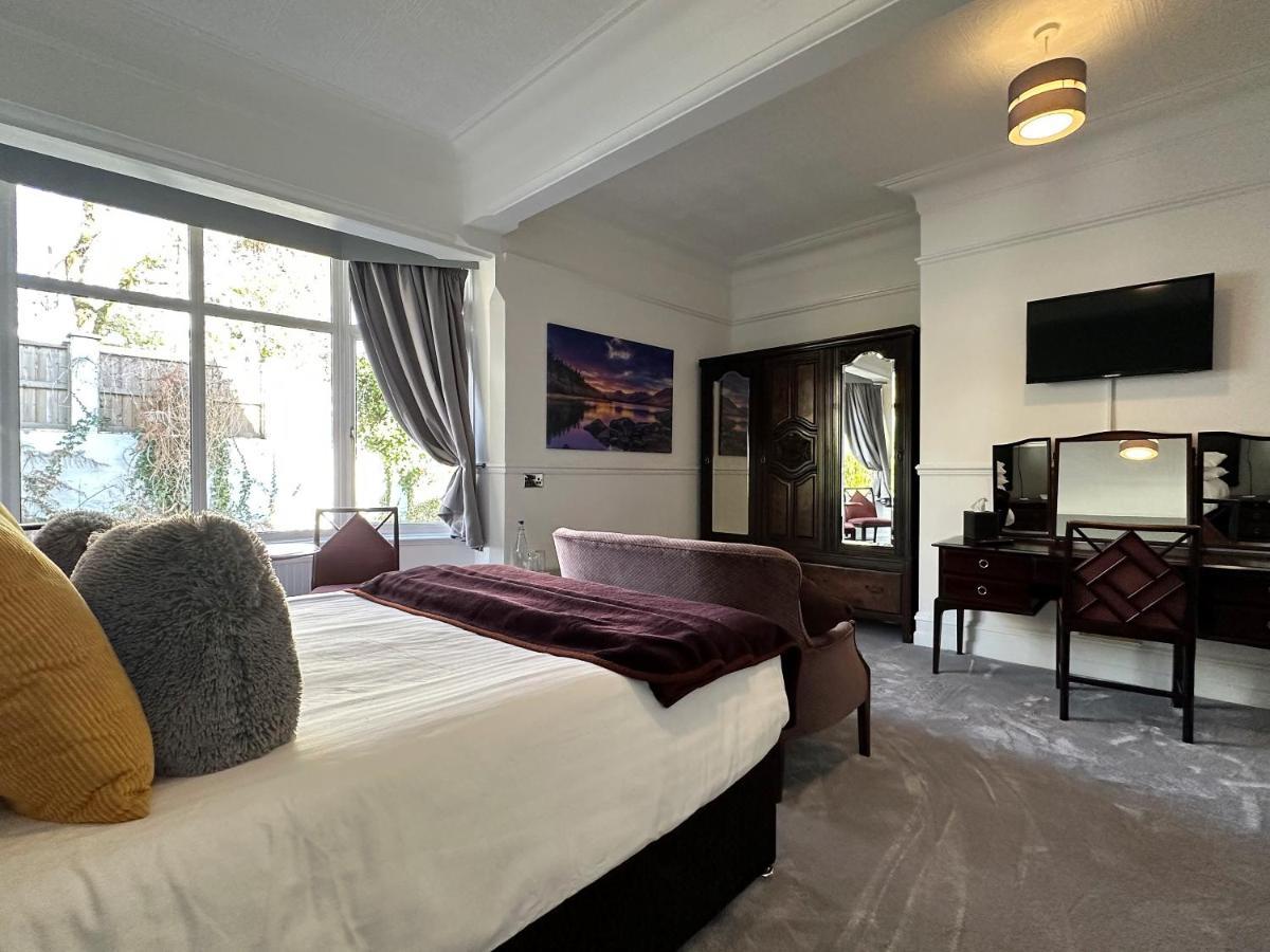 Craig-Y-Dderwen Riverside Hotel ベトウス・ア・コーエド エクステリア 写真
