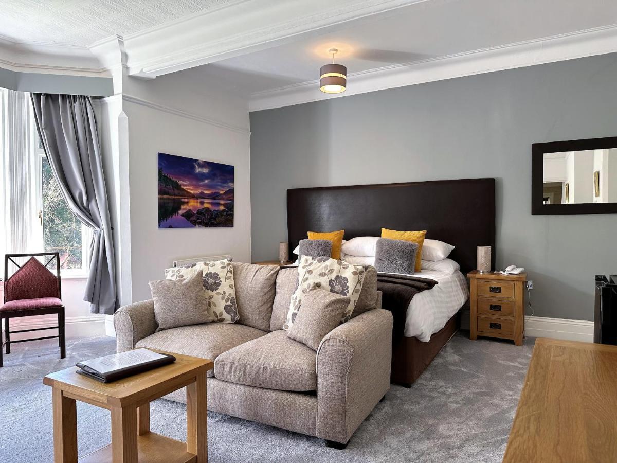 Craig-Y-Dderwen Riverside Hotel ベトウス・ア・コーエド エクステリア 写真