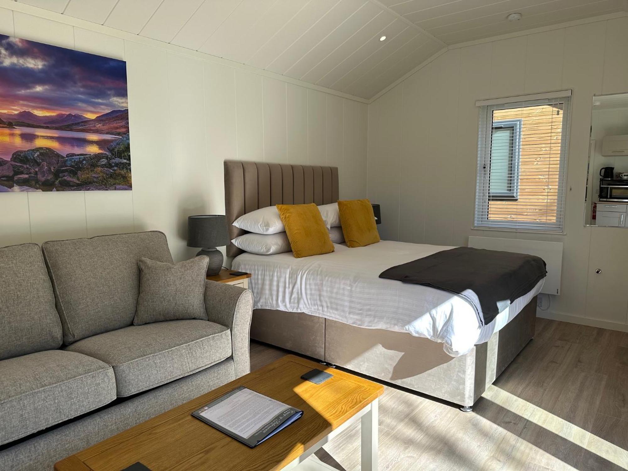 Craig-Y-Dderwen Riverside Hotel ベトウス・ア・コーエド エクステリア 写真