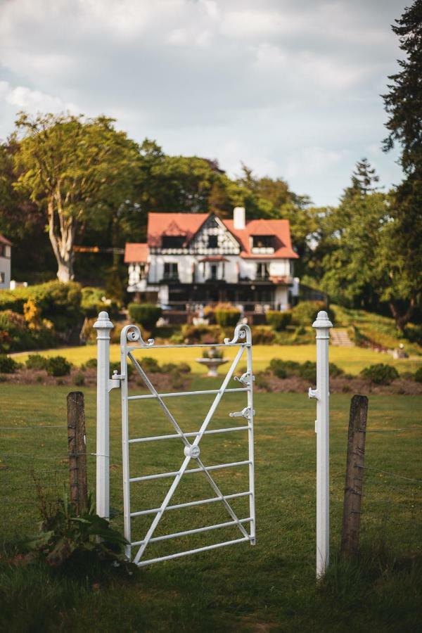 Craig-Y-Dderwen Riverside Hotel ベトウス・ア・コーエド エクステリア 写真